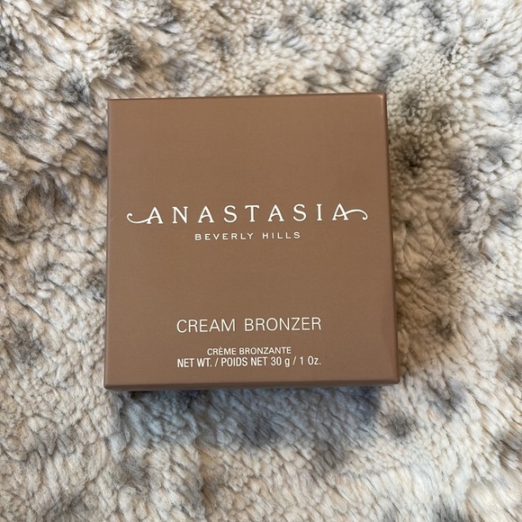 Anastasia Beverly Hill Cream Bronzer Shade Amber - Picture 3 of 6